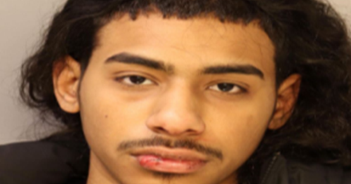 Philadelphia murder suspect wanted for deadly quintuple shooting