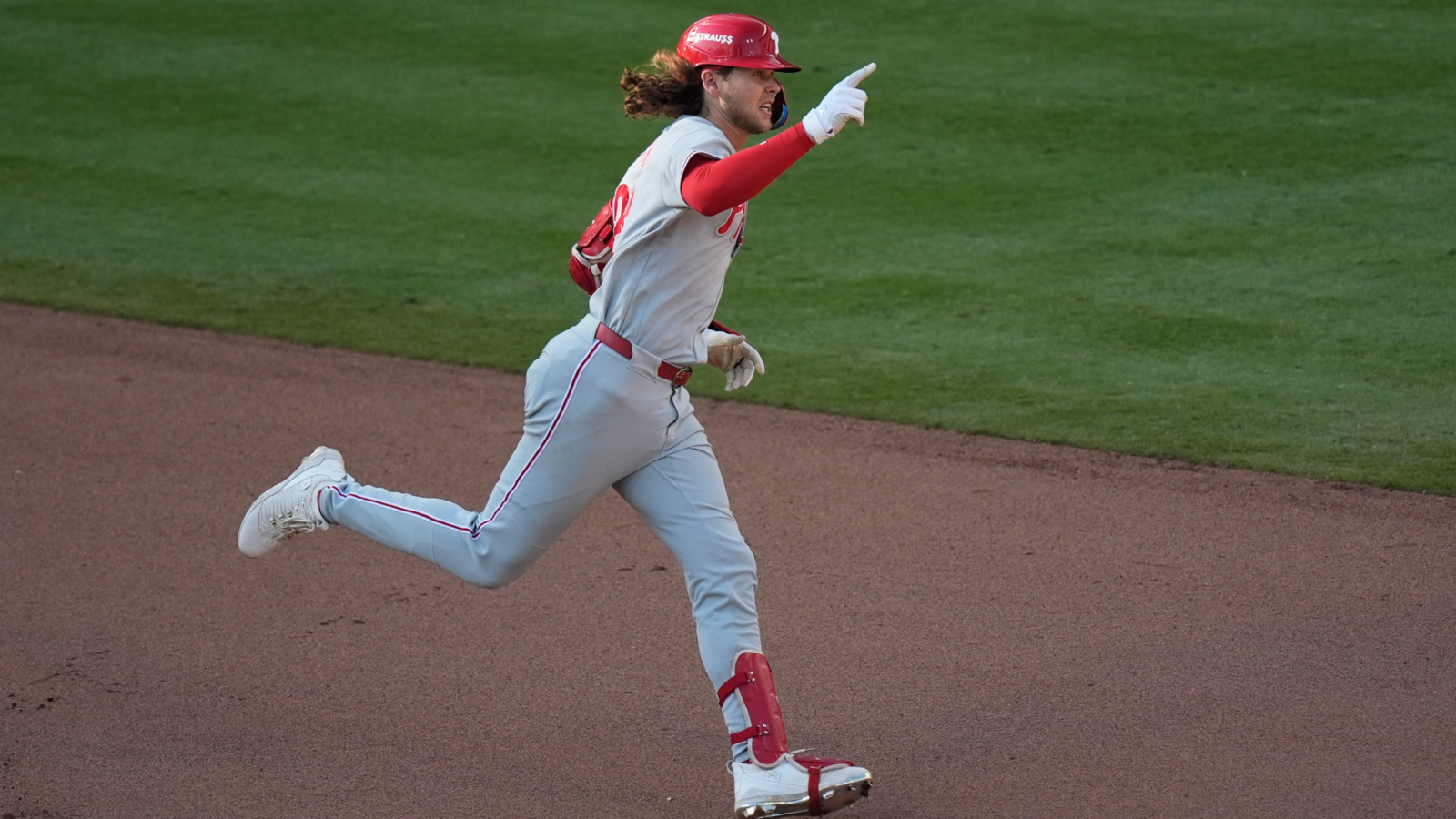 Bohm's home run powers Phillies over Braves to force Game 3 in Wild Card series