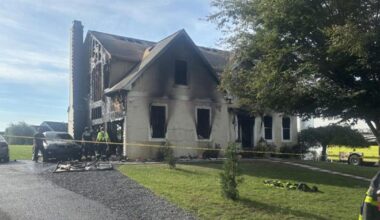 Persona es llevada al hospital tras voraz incendio residencial en el municipio Amity | Noticias