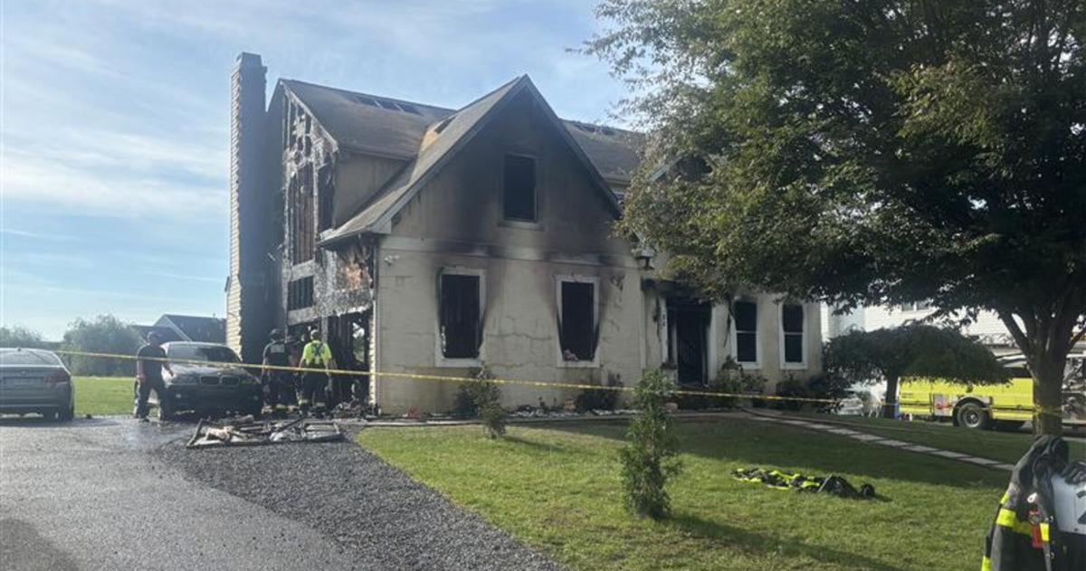 Persona es llevada al hospital tras voraz incendio residencial en el municipio Amity | Noticias