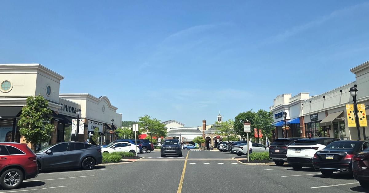 Promenade Saucon Valley to celebrate 20th birthday with store offers, $200 gift card drawings | Eat, Sip, Shop