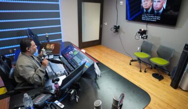 A Spanish-language radio show overflows with voters' frustration in Pennsylvania battleground | National News