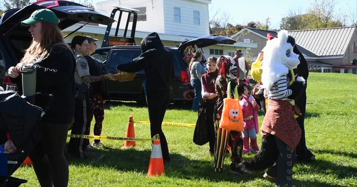 Norco Fire Company hosts first-ever Trunk or Treat event for kids, families to celebrate the season | Upper Montgomery County