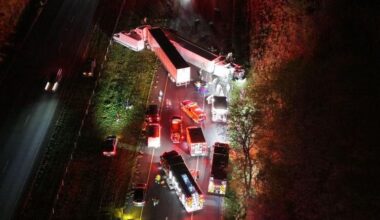 Multivehicle crash with tractor-trailer rollover causes traffic standstill on I-78 | Bethlehem Area