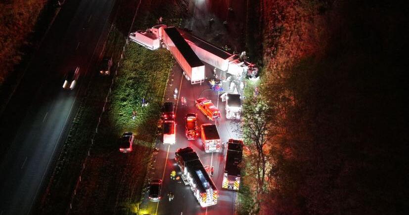 Multivehicle crash with tractor-trailer rollover causes traffic standstill on I-78 | Bethlehem Area