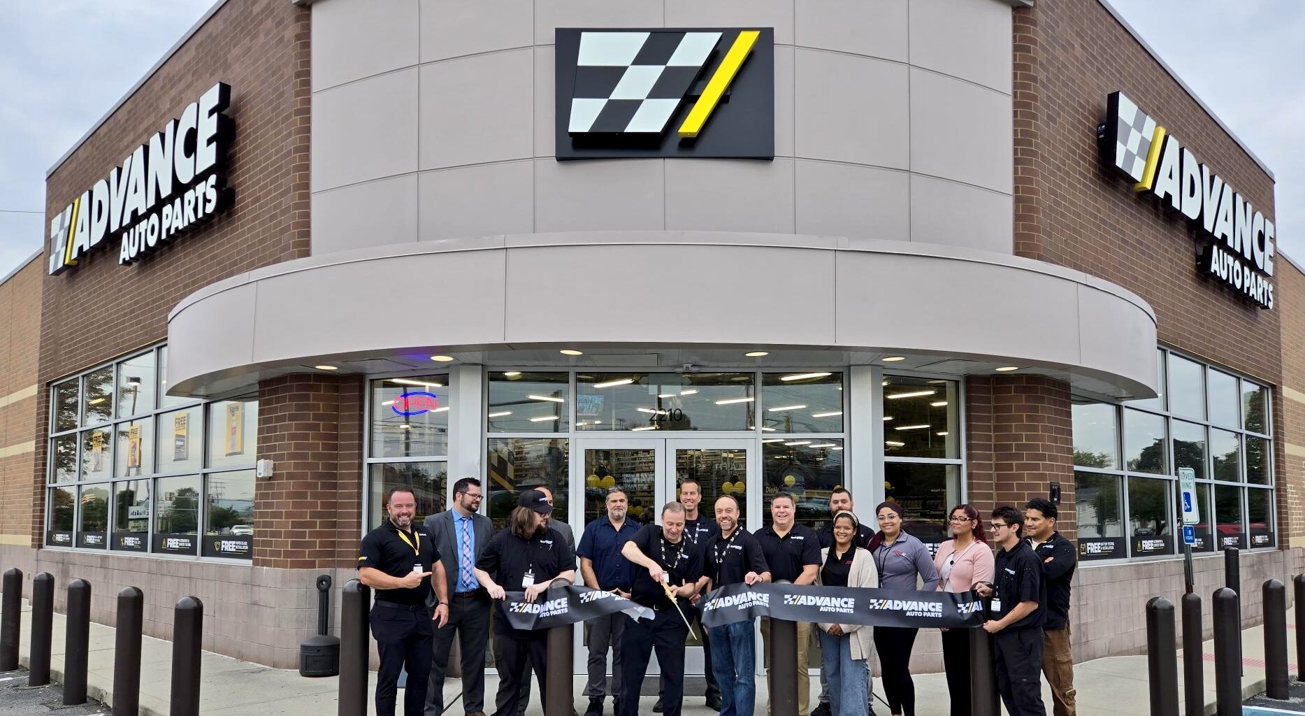 Advance Auto Parts opens Wyomissing store, donates to Berks Career and Technology Center