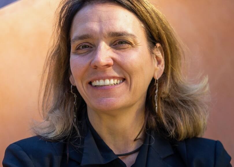 Head shot of smiling woman