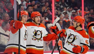 Leo Carlsson rallies Anaheim Ducks to victory to snap Philadelphia Flyers' winning streak