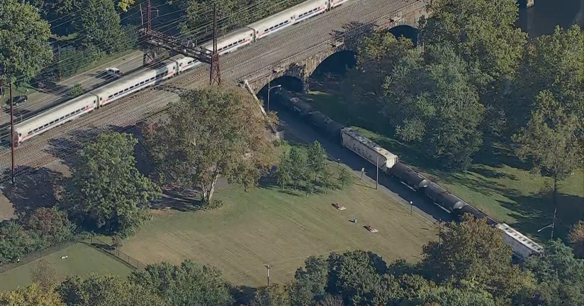 Train derails in Bucks County