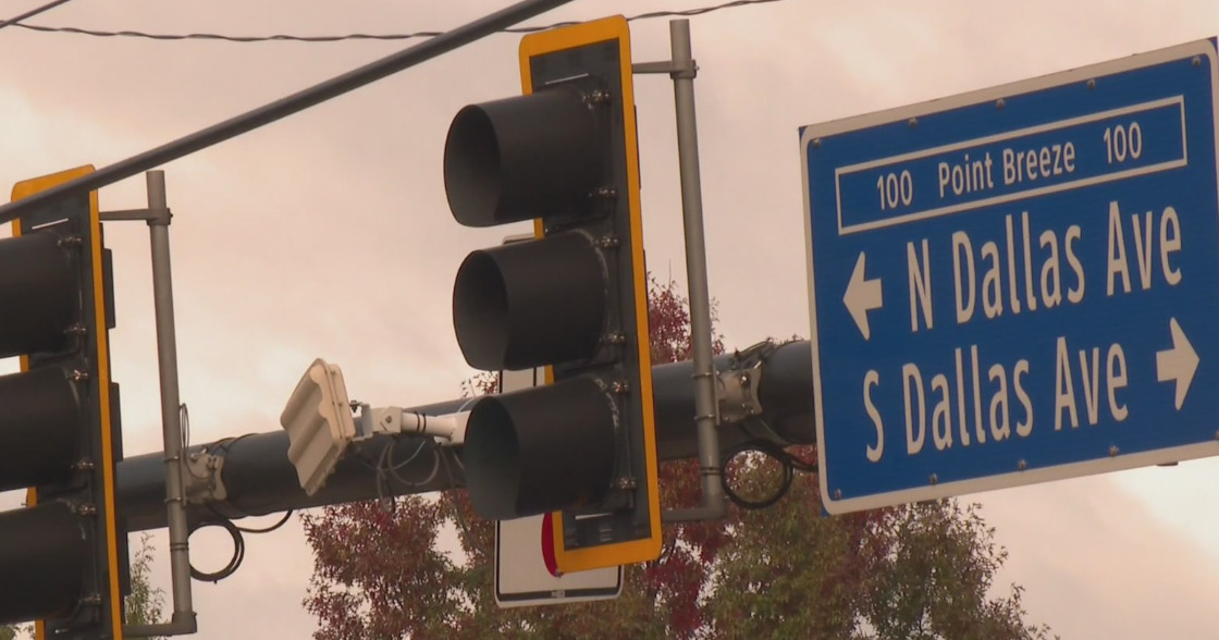 Pittsburgh begins issuing fines for red-light camera violations