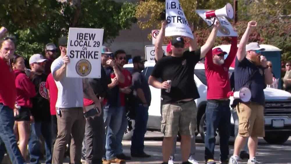 Electrical workers rally as Duquesne Light strike continues
