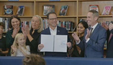 Gov. Josh Shapiro signs bill banning cellphone use in Pennsylvania schools