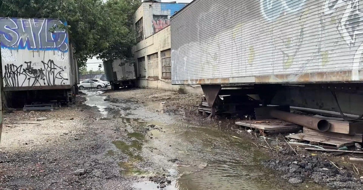 City investigates water leak at vacant South Philadelphia property washing out nearby business