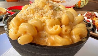 Manayunk Mac n’ Cheese Crawl 2026 features samples from 18 restaurants Oct. 17
