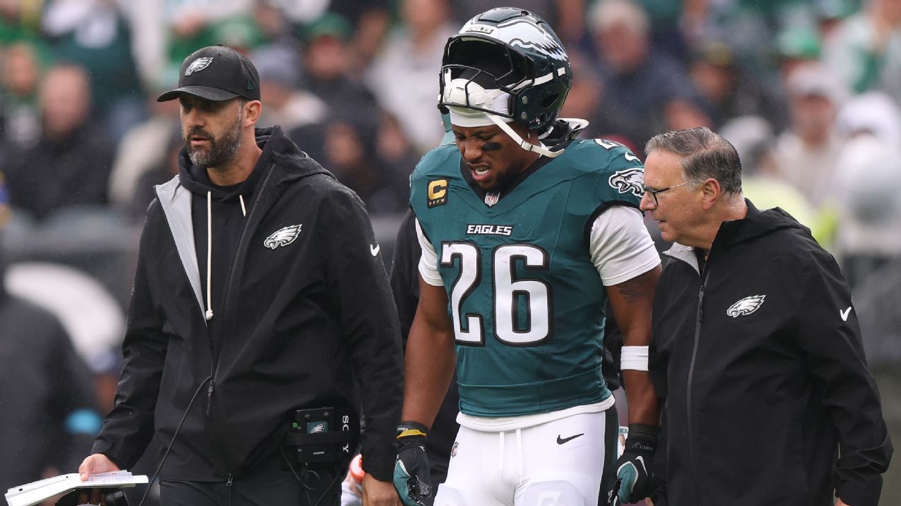 Eagles RB Saquon Barkley leaves loss with hamstring injury