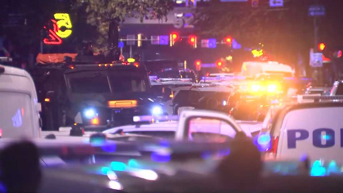 Philadelphia police officer killed, another injured