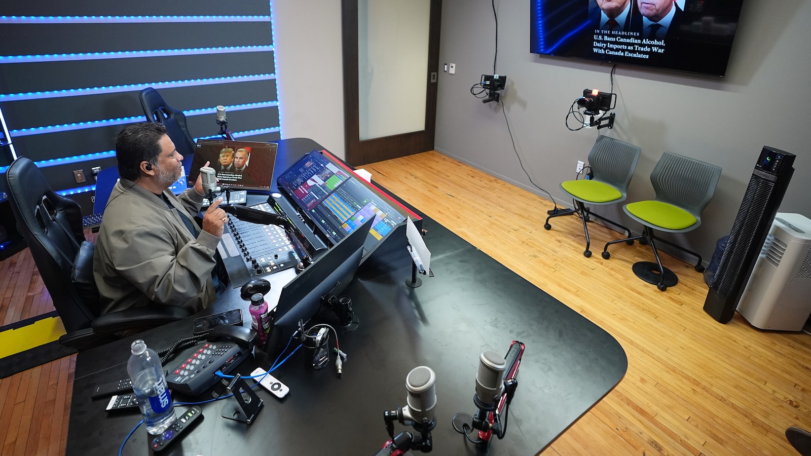 A Spanish-language radio show overflows with voters' frustration in Pennsylvania battleground