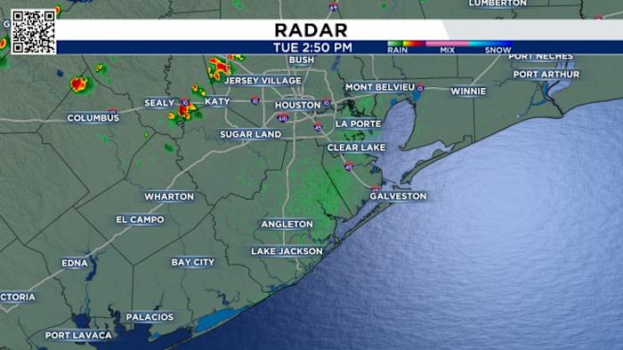 Thunderstorms developing as cold front approaches Houston