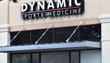 Exterior of a building with Dynamic Sports Medicine signage