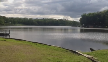 Man seriously injured in boating accident on Hugo Lake