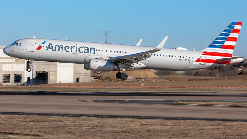 American Airlines A321 Returns to Dallas After Engine Failure