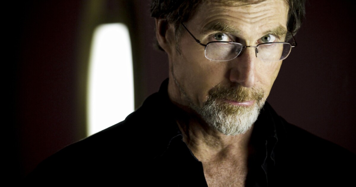 UT Dallas honors Momix founder Moses Pendleton for 45 years of dance innovation