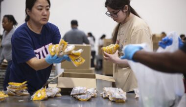North Texas food banks brace for rise in demand as paychecks, SNAP benefits run out due to shutdown
