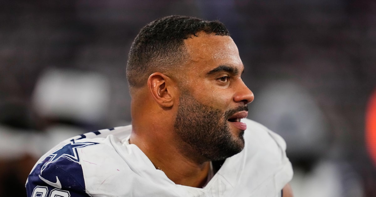 Dallas Cowboys DT Solomon Thomas arrives for Monday’s game in ‘Star Wars’-themed costume