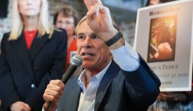 Texas Gov. Abbott will 'impose a 100% tariff on anyone moving to Texas from NYC'