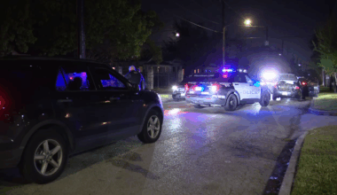 Houston crime: Theft suspects flee police, leave baby behind in vehicle