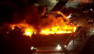 Houston Fire Department contains 2-alarm fire on Avenue B