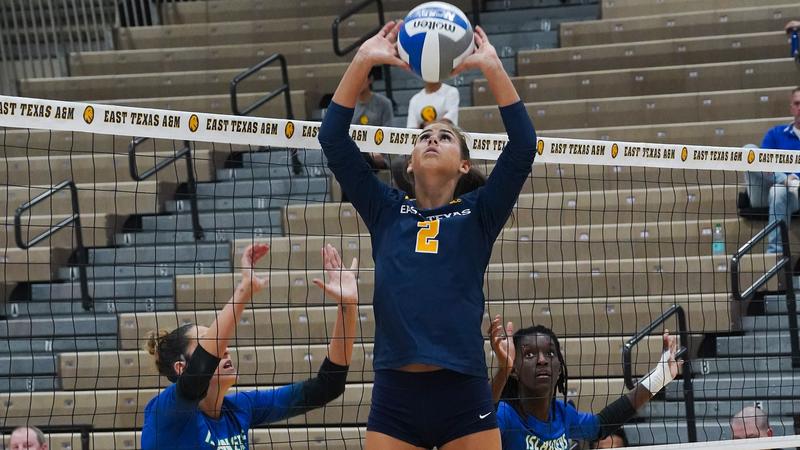 Campbell, Mullaney record double-doubles in loss to the Islanders