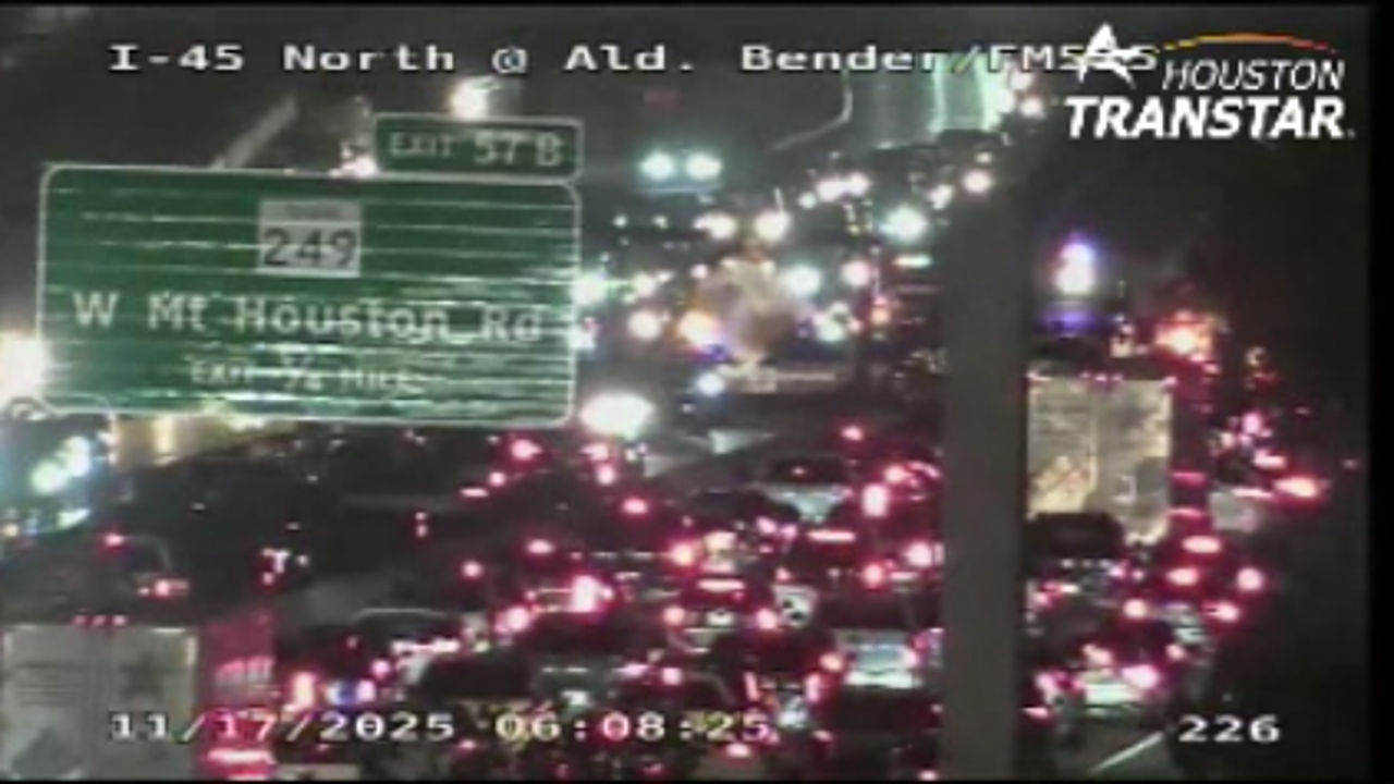 Houston traffic: Pedestrian walking on I-45 dead after hit METRO bus, officials say