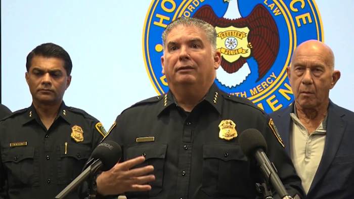 Hedwig Village officer used license plate reader to locate suspects accused of shooting HPD officer