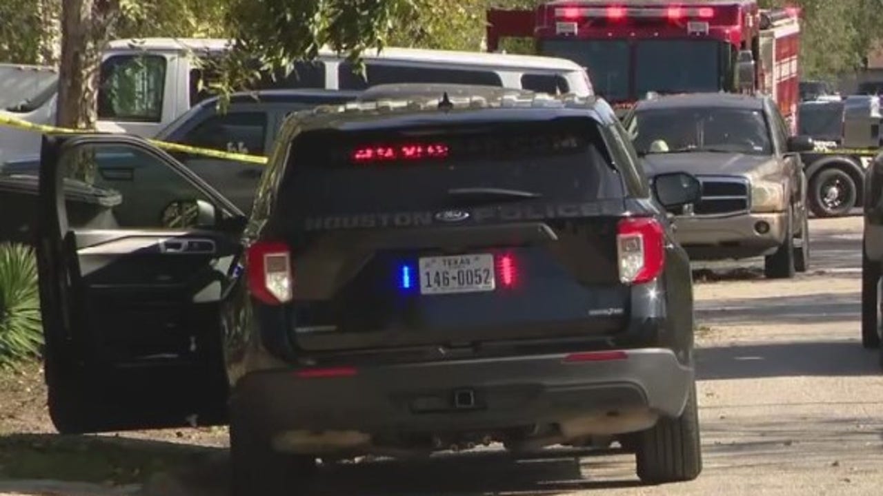 Child fatally struck by vehicle in Houston's South Park area