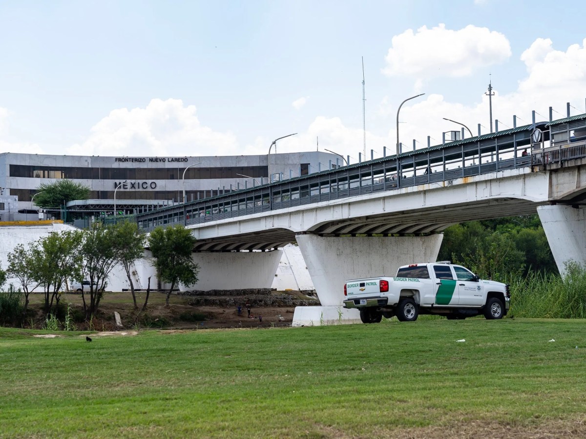 Trump administration plans to build border wall in Laredo, mayor says