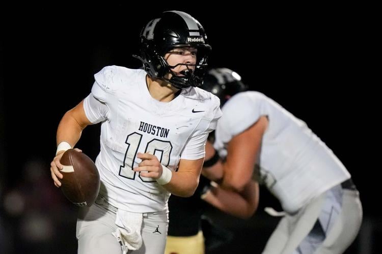 Playoff Football – Houston at Ravenwood