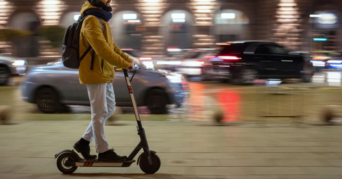 Scooter Curfew Approved: Houston adopts new restrictions to improve safety, walkability | City Government