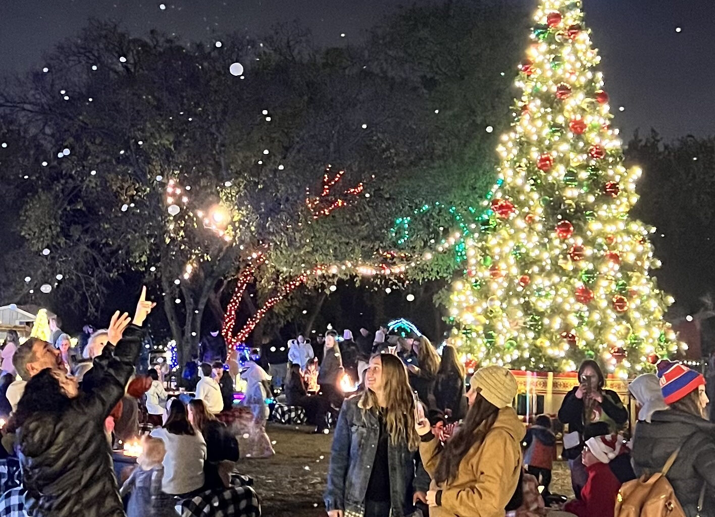 Lights on the Farm returns with holiday lights, festivities