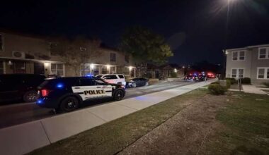 1 hospitalized, at least 2 detained after attempted apartment break-in on West Side, SAPD says