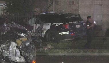 Three people, including two HPD officers, injured in crash in Southwest Houston