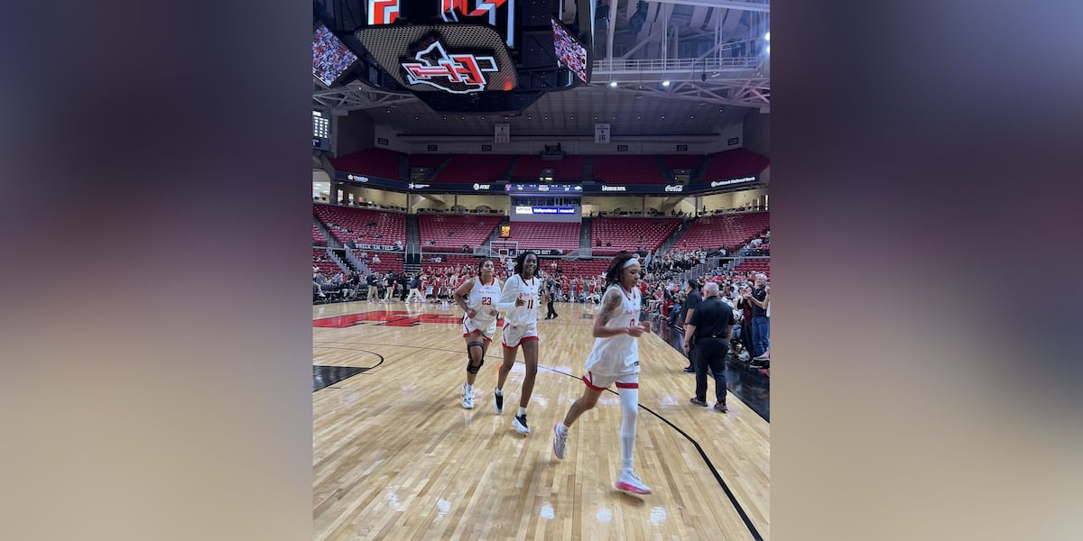 Maupin scores 19, Lady Raiders down Arkansas on Sunday