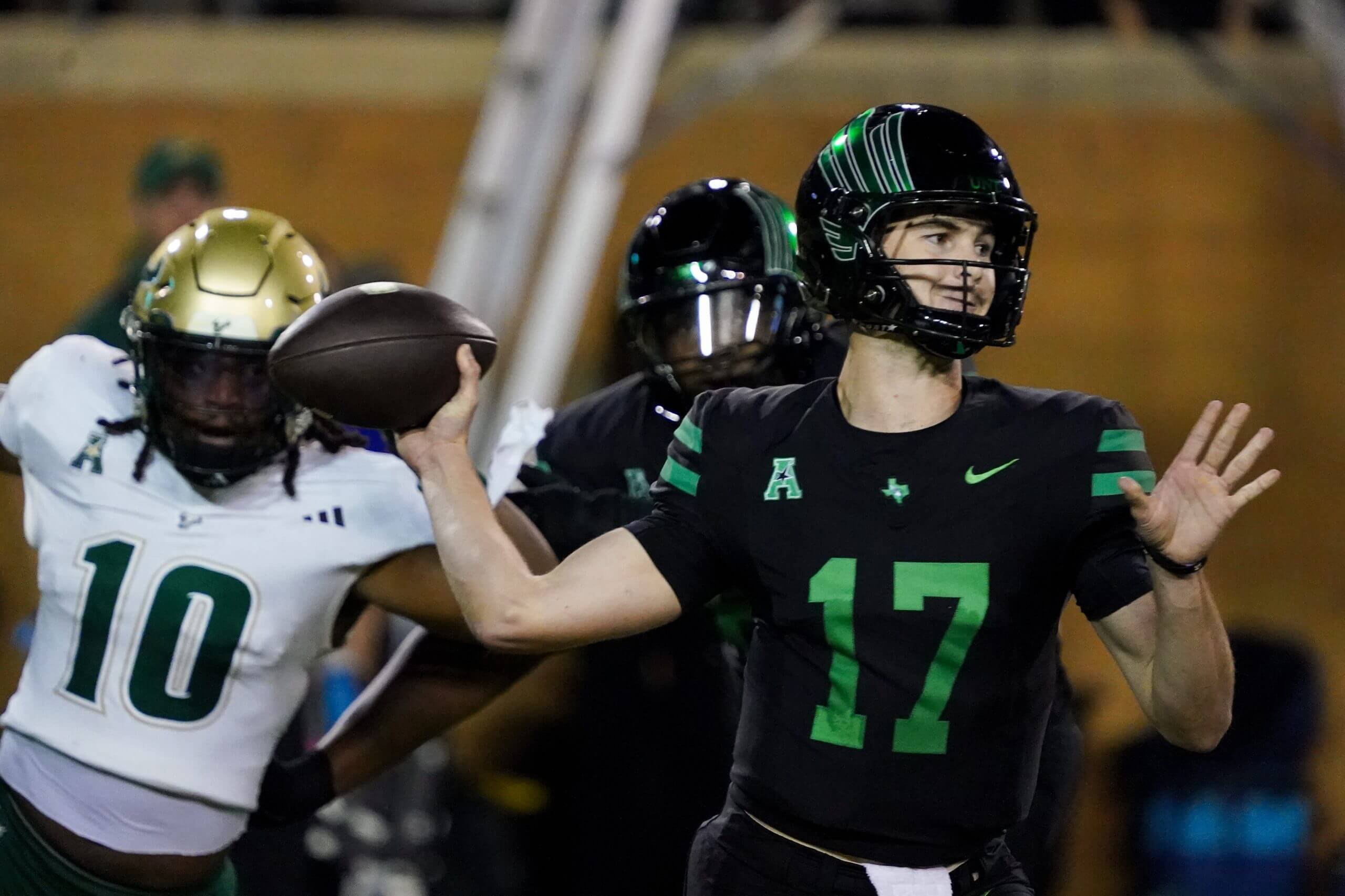 North Texas quarterback Drew Mestemaker gets set to release a pass against South Florida.
