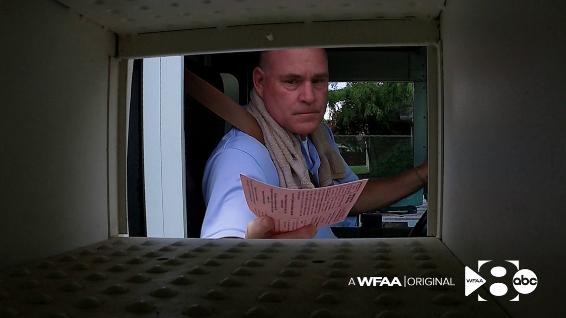 'I am thankful.' | Plano neighborhood says goodbye to beloved mailman Jeff Gray