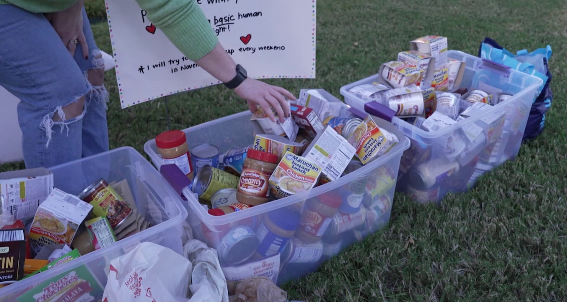 ‘Take what you need’ | Richardson woman’s front-yard pantry grows amid government shutdown