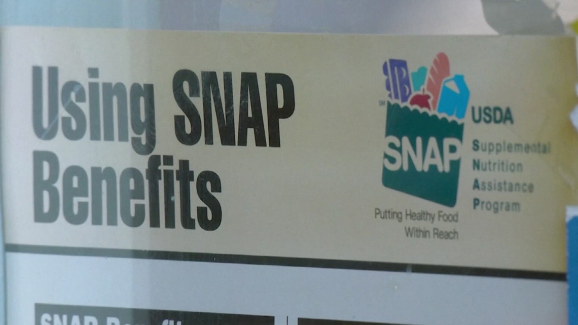 Fort Worth volunteer helps keep tables full, as SNAP benefits paused and food insecurity rises