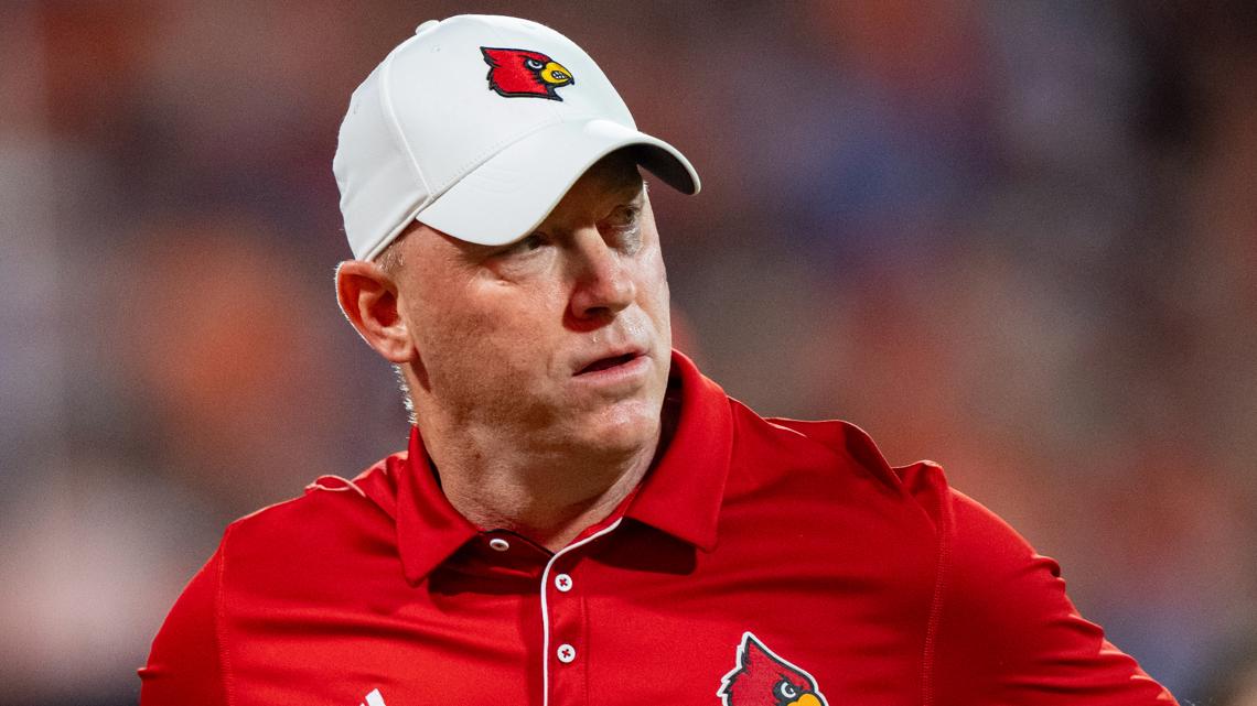 Corpus Christi man charged after texting threats to University of Louisville Head Coach Jeff Brohm
