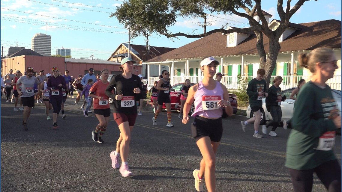 Corpus Christi Road Runners bring holiday fun to Turkey Chase 5K