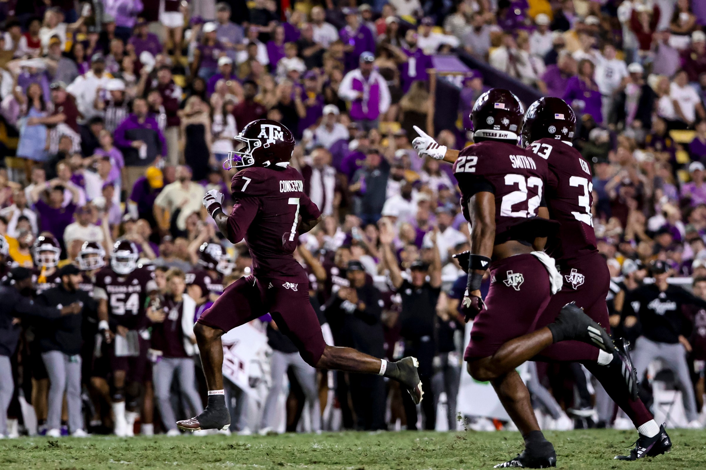 BATON ROUGE, LOUISIANA - OCTOBER 25: KC Concepcion #7 of the Texas A&M Aggies returns a punt for a touchdown against the LSU Tigers during the second half of a game at Tiger Stadium on October 25, 2025 in Baton Rouge, Louisiana. (Photo by Derick E. Hingle/Getty Images)