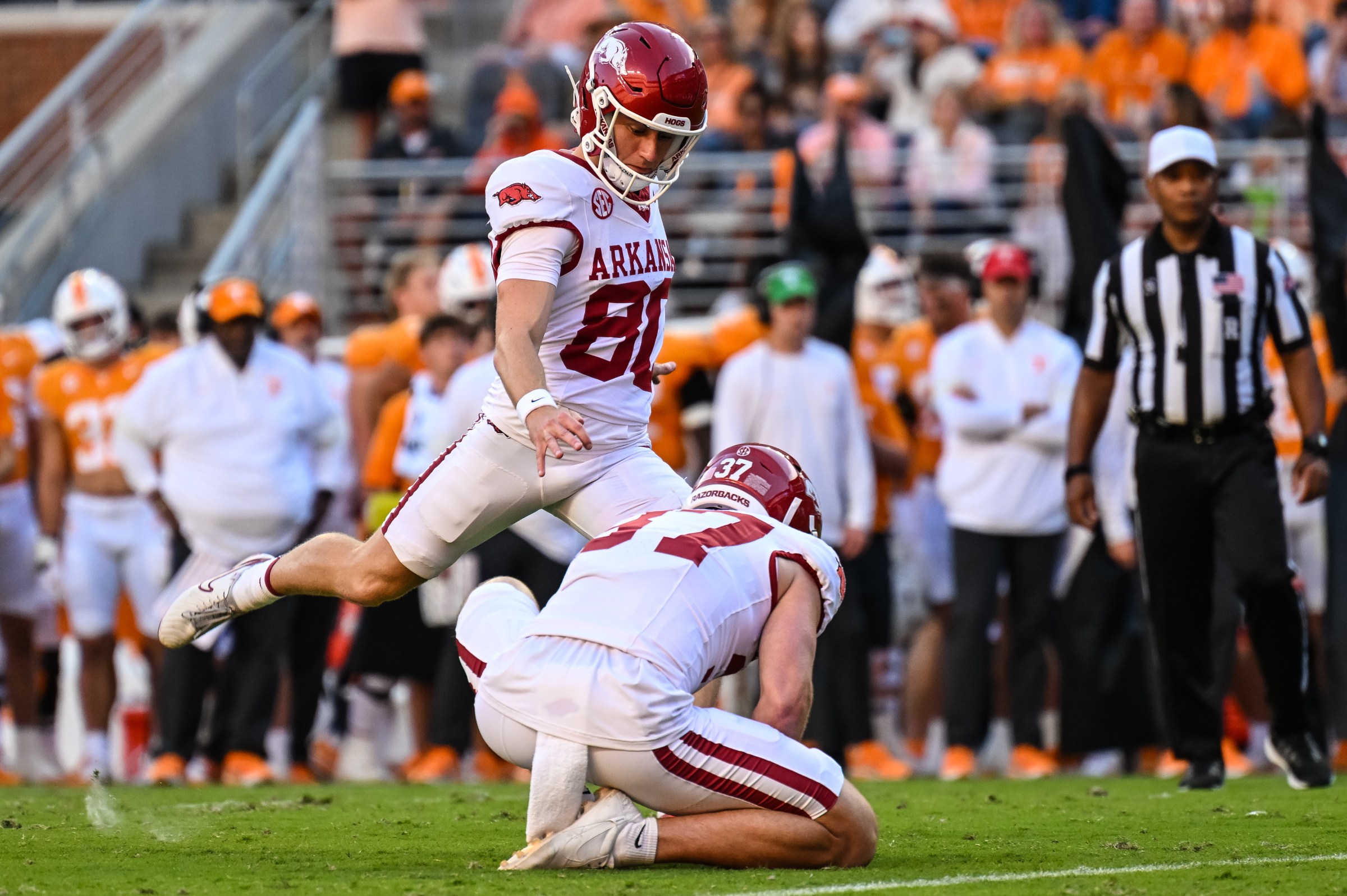 KNOXVILLE, TN - OCTOBER 11: Arkansas Razorbacks kicker Scott Starzyk (80) kicks the ball during the college football game between the Tennessee Volunteers and the Arkansas Razorbacks on October 11, 2025, at Neyland Stadium in Knoxville, TN. (Photo by Bryan Lynn/Icon Sportswire via Getty Images)